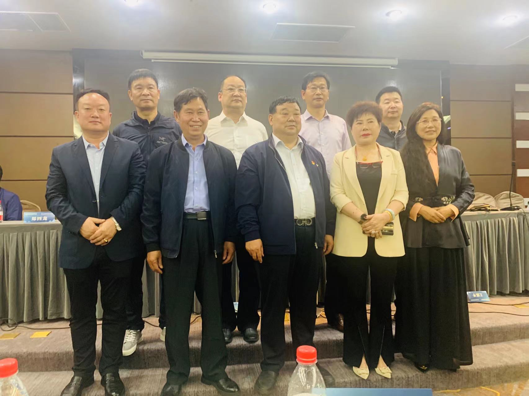 恭喜永潔環(huán)保成為洛陽(yáng)環(huán)保協(xié)會(huì )常務(wù)理事單位